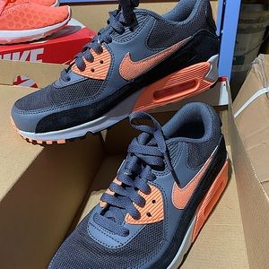 Ladies Airmax 90 size 7